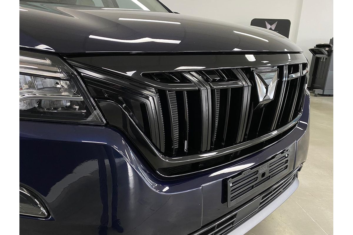 2024 Mahindra XUV700 AX7L