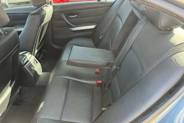 2010 BMW 3 Series 325i E90