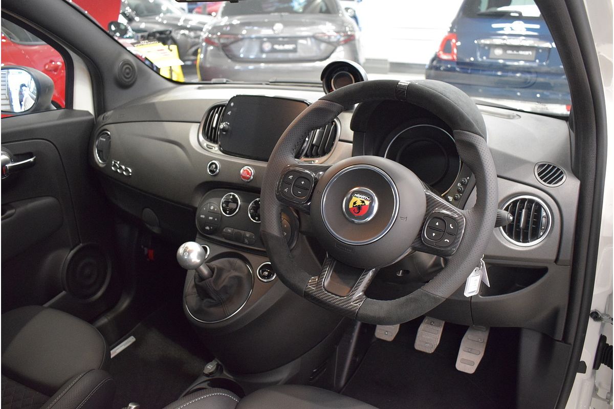 2023 Abarth 695 Competizione