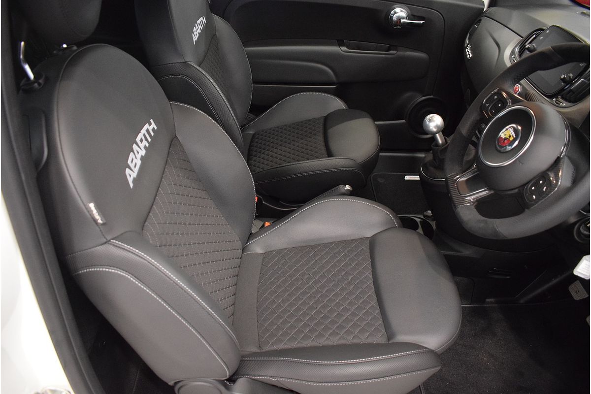 2023 Abarth 695 Competizione