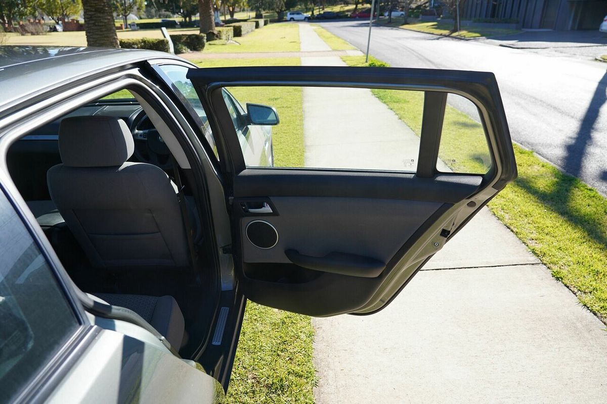 2012 Holden Commodore Omega VE II MY12