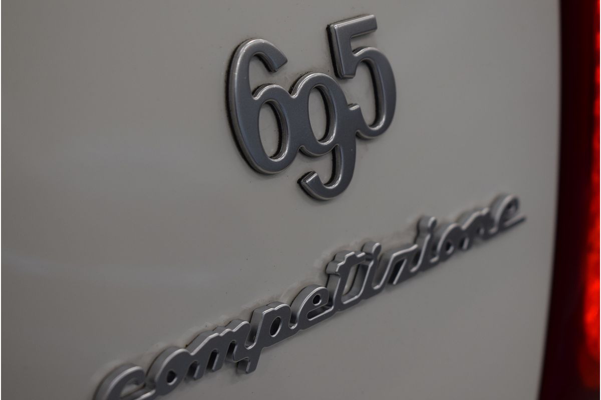 2023 Abarth 695 Competizione