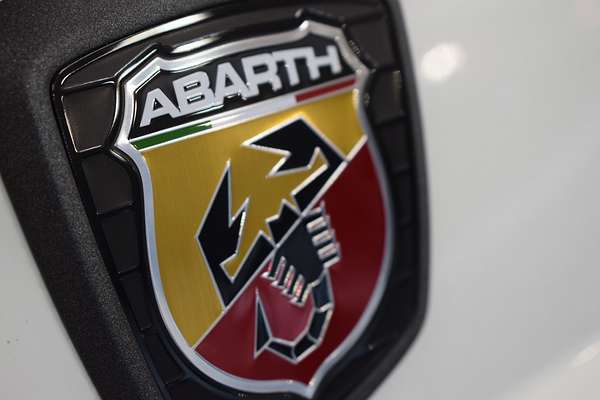 2023 Abarth 695 Competizione