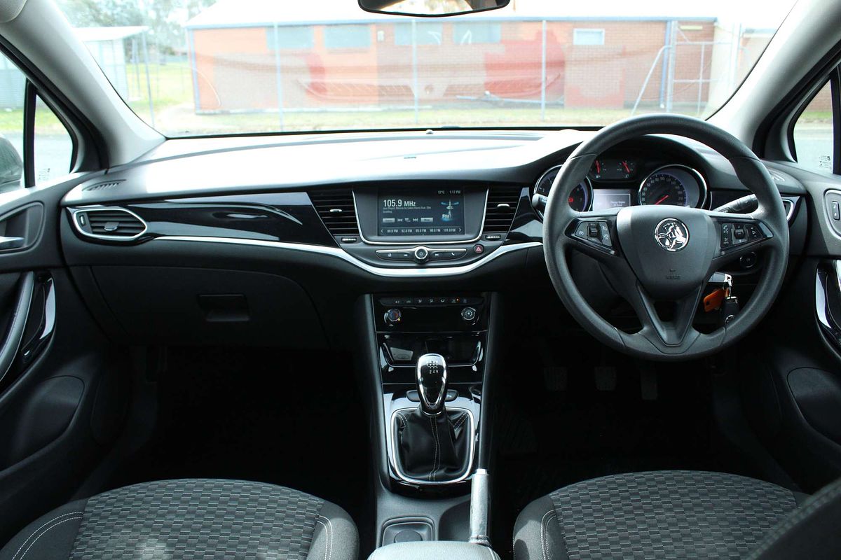 2016 Holden Astra R BK