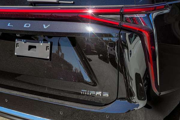 2022 LDV MIFA 9 Luxe