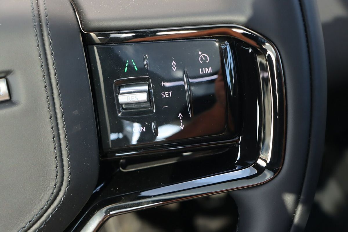 2024 Land Rover Range Rover Velar P250 Dynamic SE L560