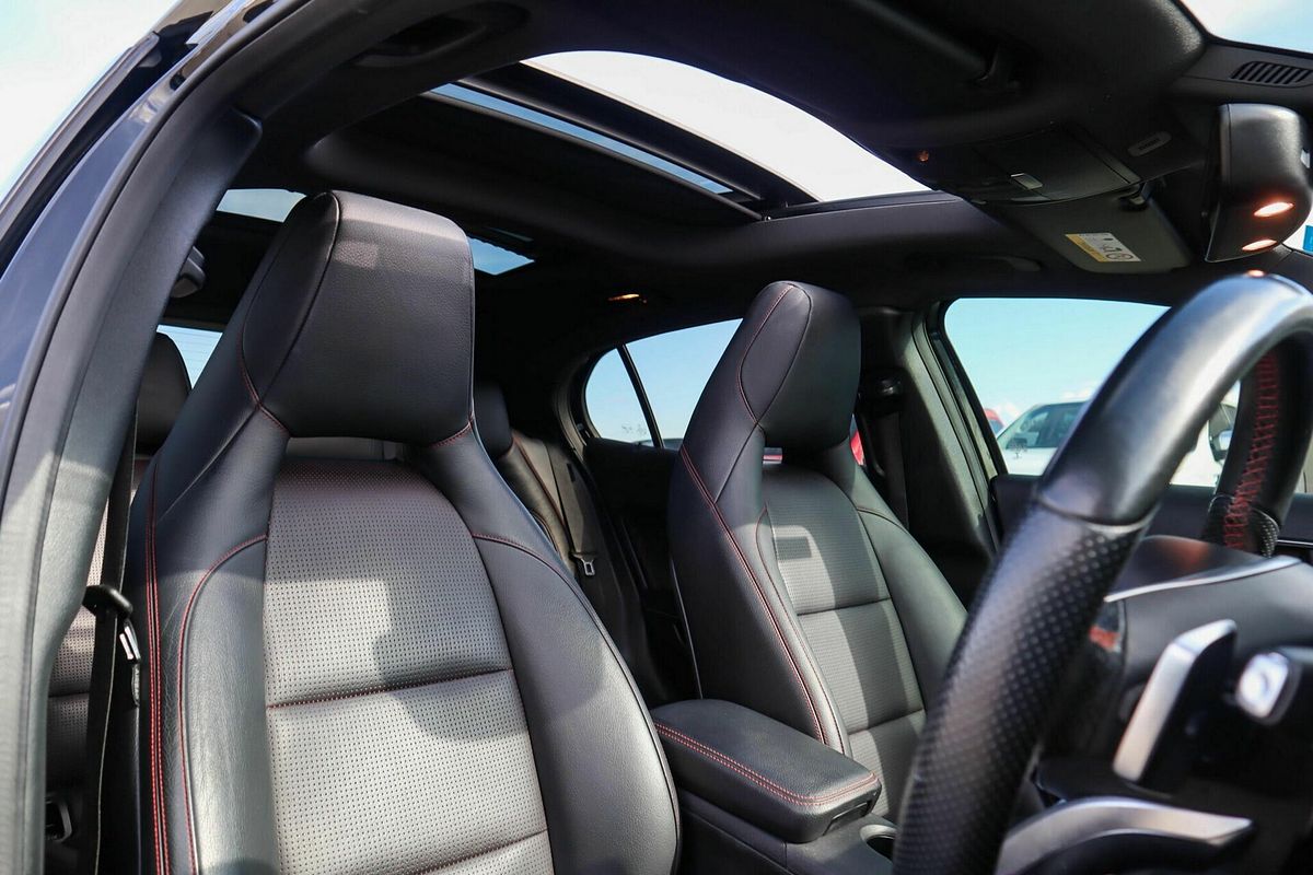 2017 Mercedes-Benz GLA-Class GLA180 X156