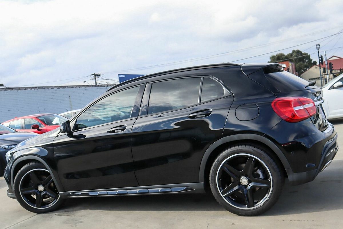 2017 Mercedes-Benz GLA-Class GLA180 X156