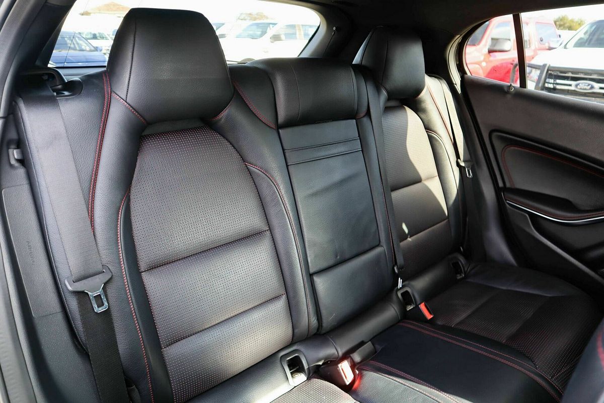 2017 Mercedes-Benz GLA-Class GLA180 X156