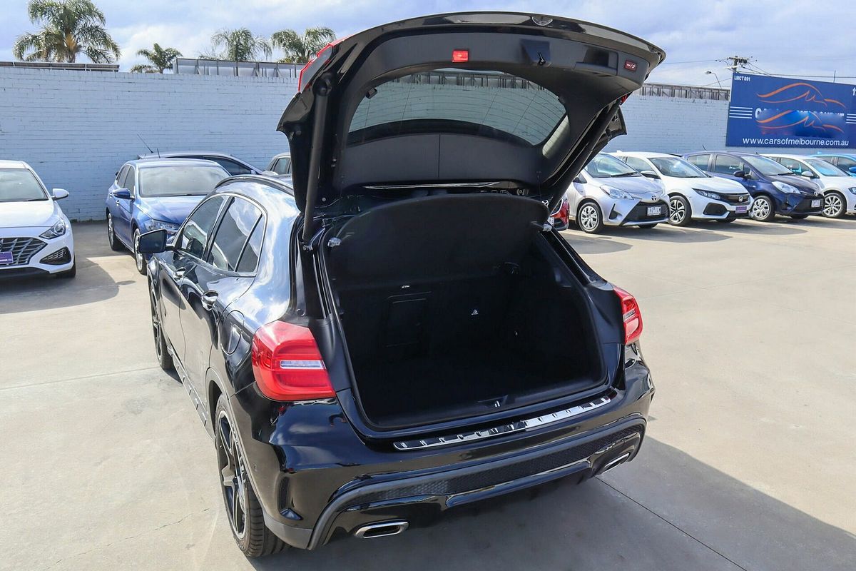 2017 Mercedes-Benz GLA-Class GLA180 X156