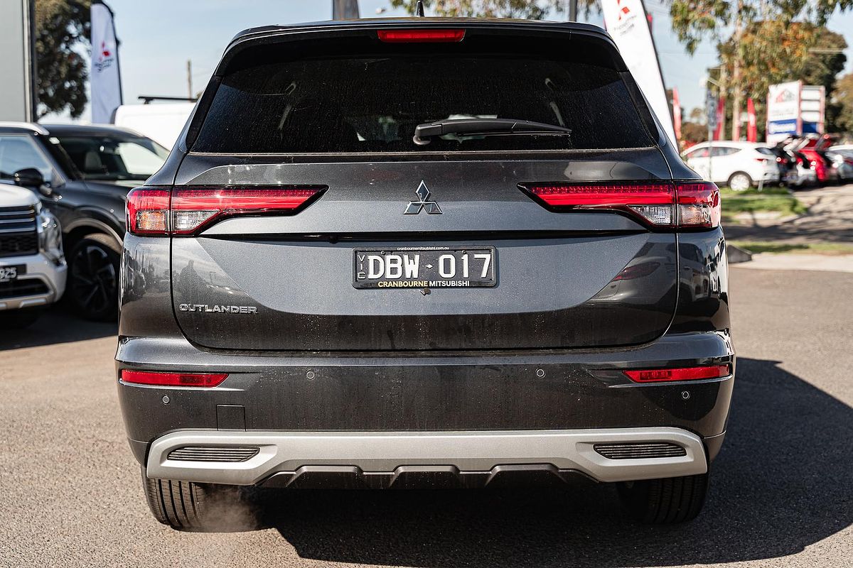 2024 Mitsubishi Outlander LS ZM