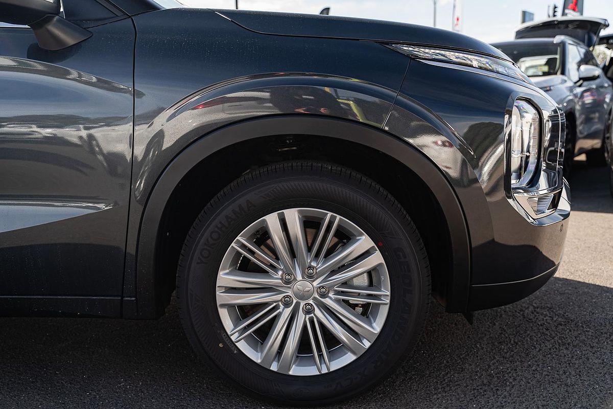 2024 Mitsubishi Outlander LS ZM