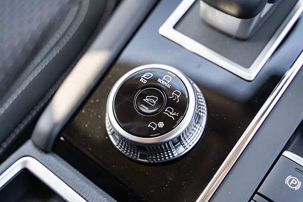 2024 Mitsubishi Outlander LS ZM