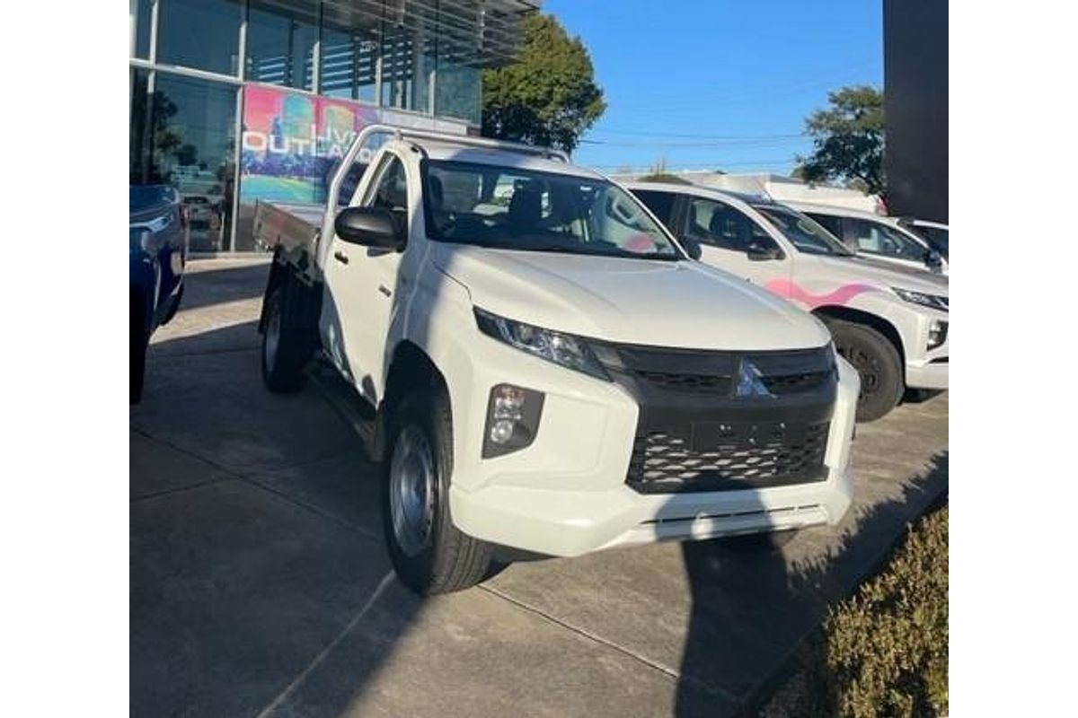 2024 Mitsubishi Triton GLX MR 4X4