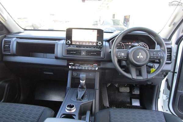 2024 Mitsubishi Triton GLX MV 4X4