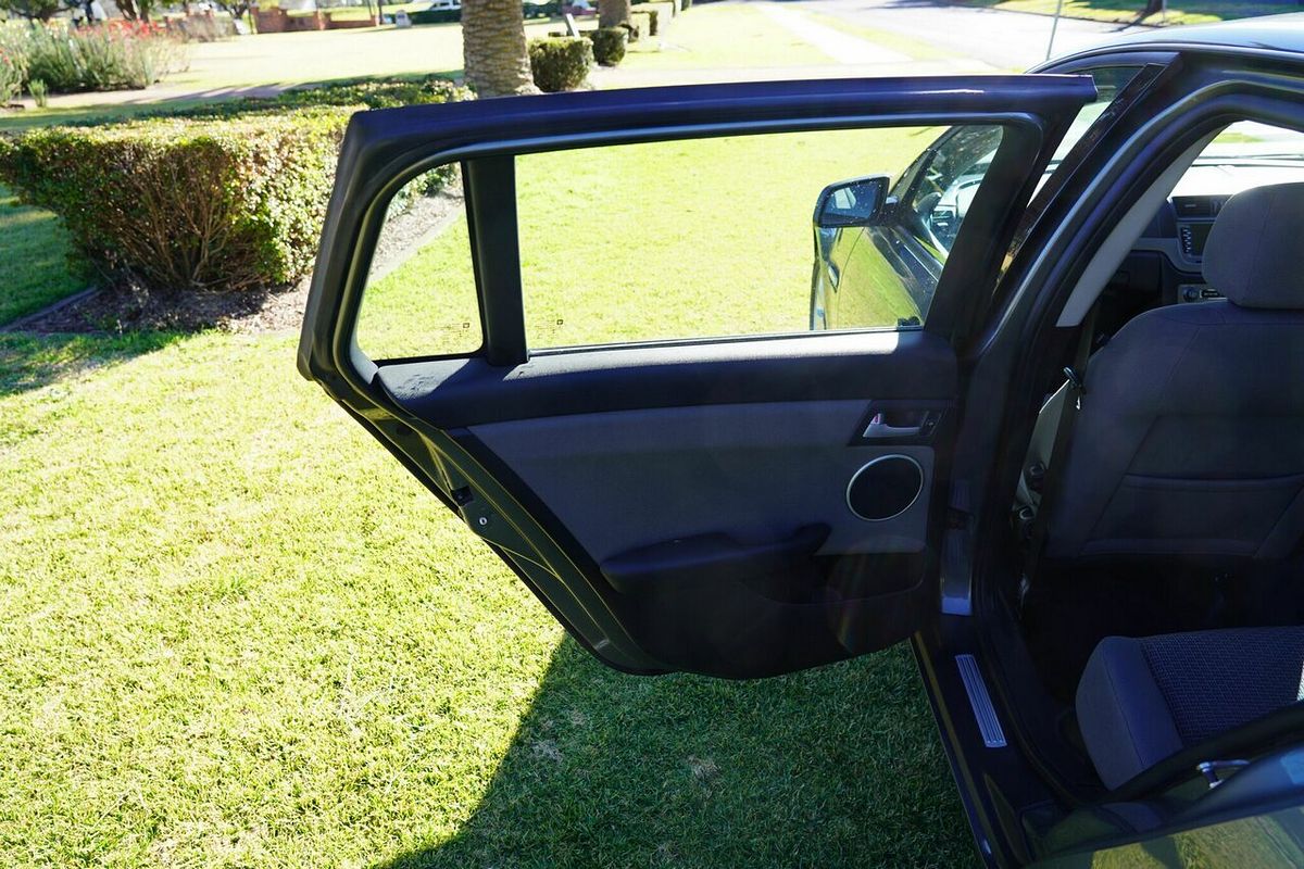 2012 Holden Commodore Omega VE II MY12