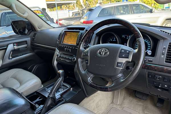 2011 Toyota Landcruiser Sahara (4x4) VDJ200R 09 Upgrade