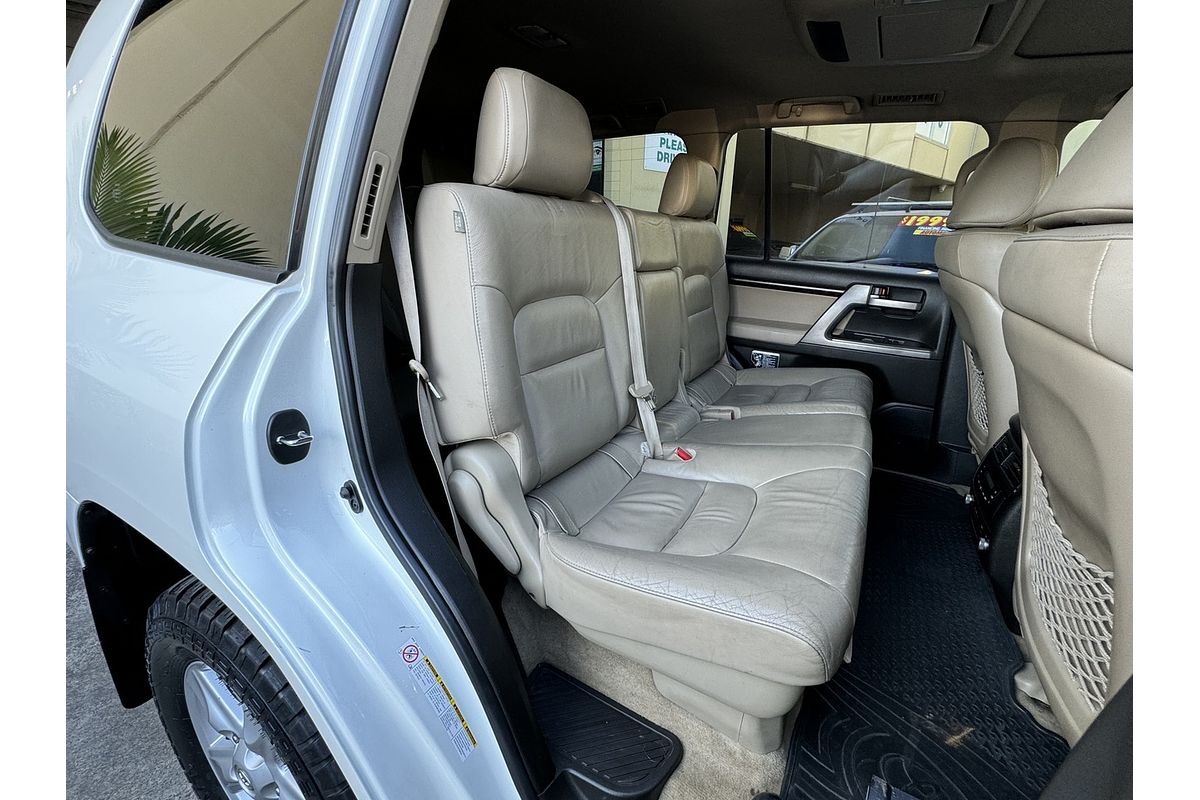 2011 Toyota Landcruiser Sahara (4x4) VDJ200R 09 Upgrade