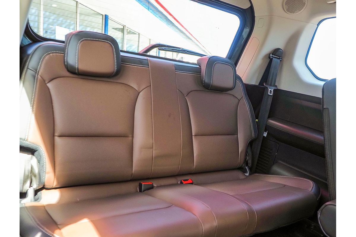 2023 Mahindra Scorpio Z8