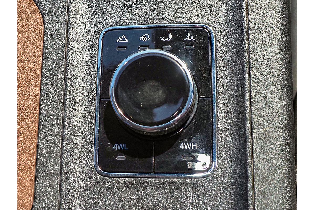 2023 Mahindra Scorpio Z8