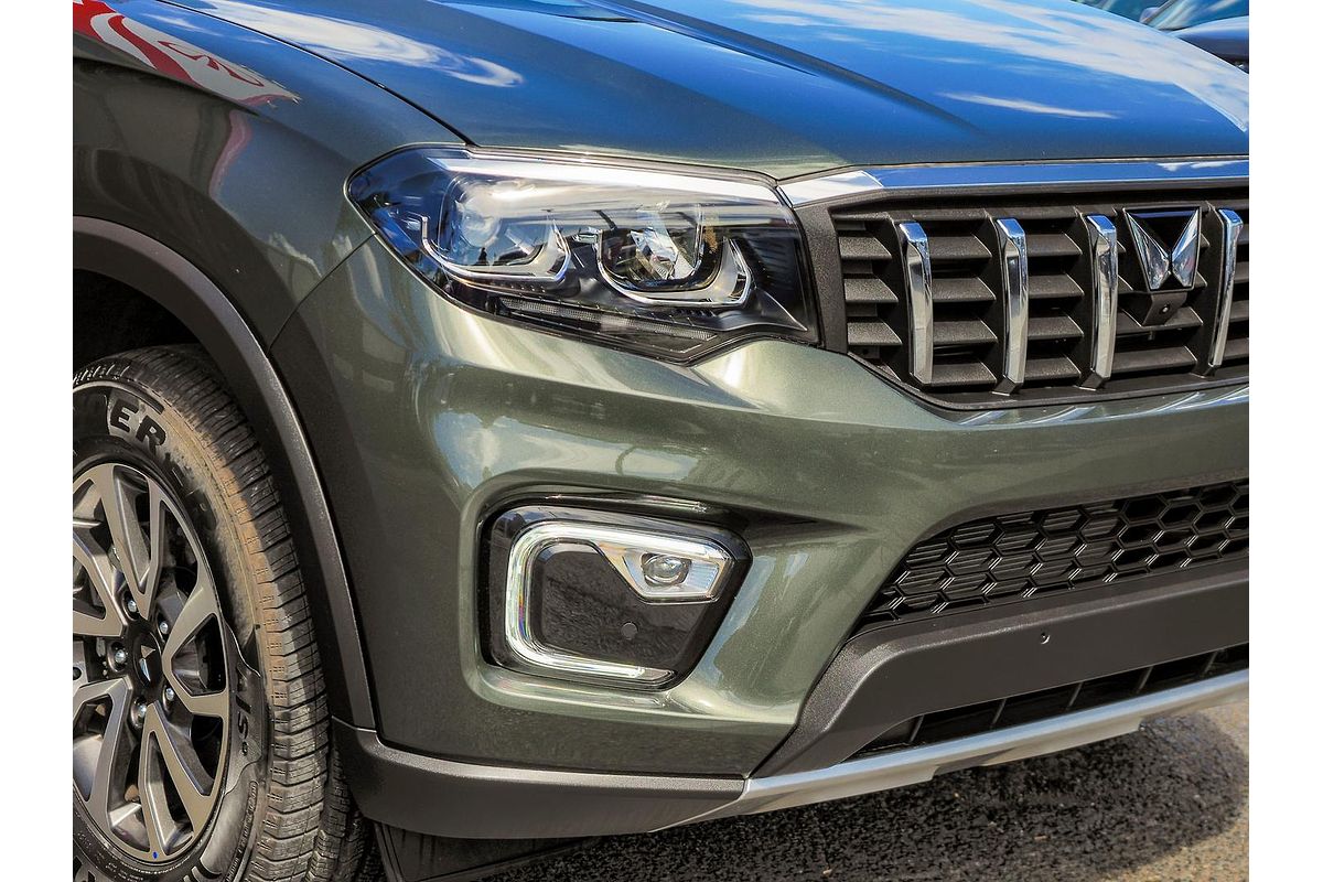 2023 Mahindra Scorpio Z8