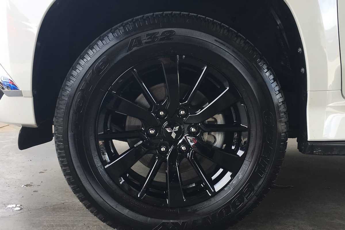 2019 Mitsubishi PAJERO SPORT Black Edition QE
