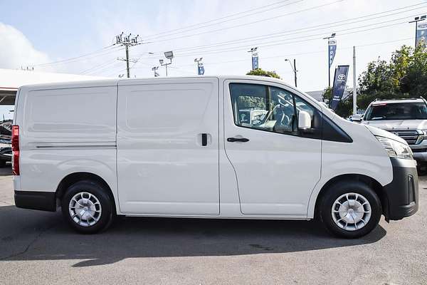 2022 Toyota Hiace GDH300R