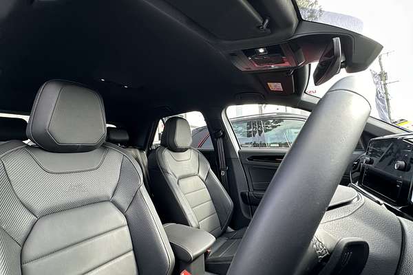 2024 Volkswagen T-Roc 140TSI R-Line D11