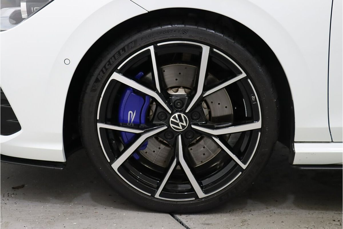 2022 Volkswagen Golf R 8