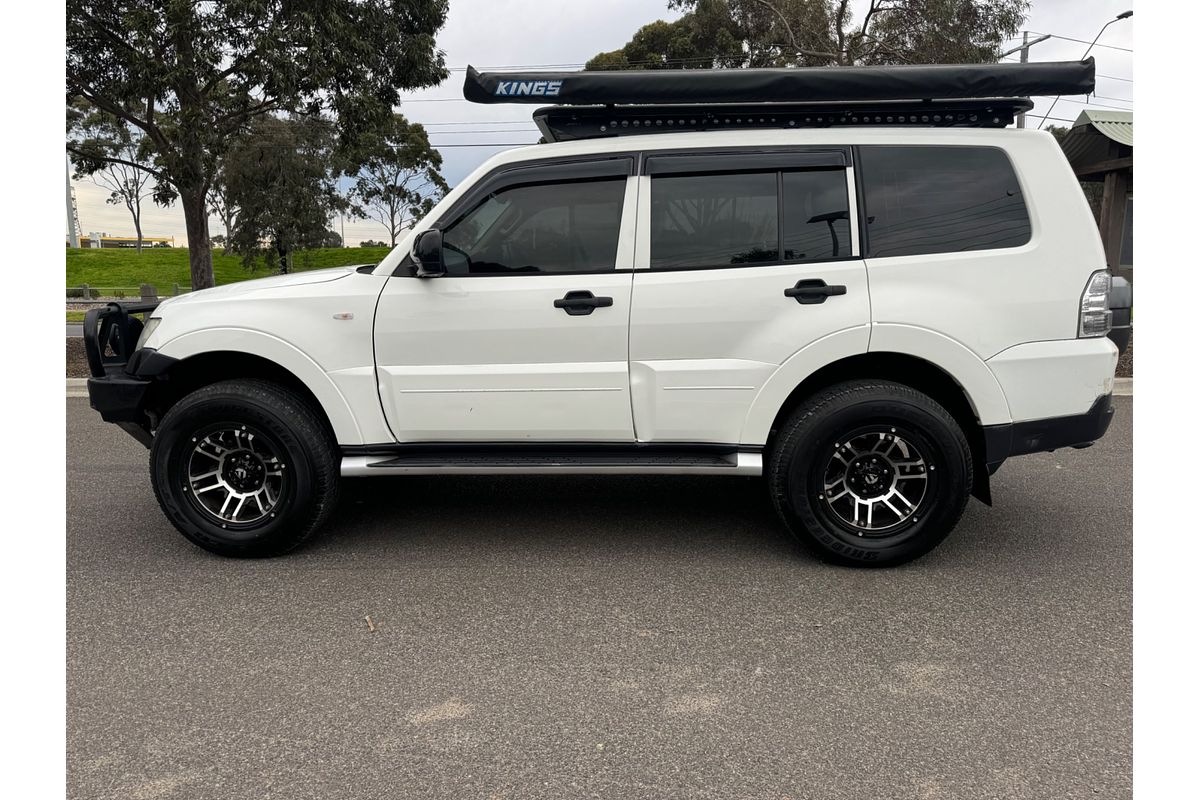 2013 Mitsubishi Pajero GLX NW