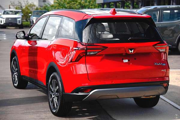 2024 Mahindra XUV700 AX7L