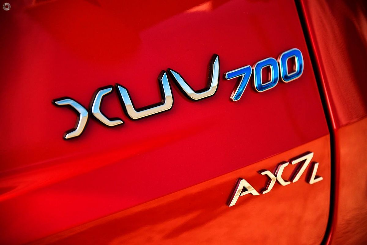 2024 Mahindra XUV700 AX7L