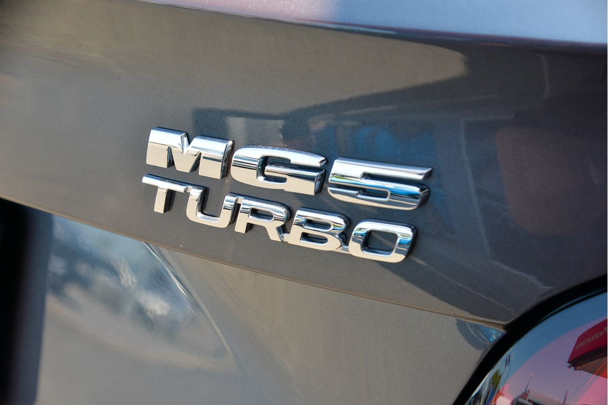 2024 MG MG5 Essence