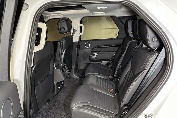 2021 Land Rover Discovery D300 S Series 5
