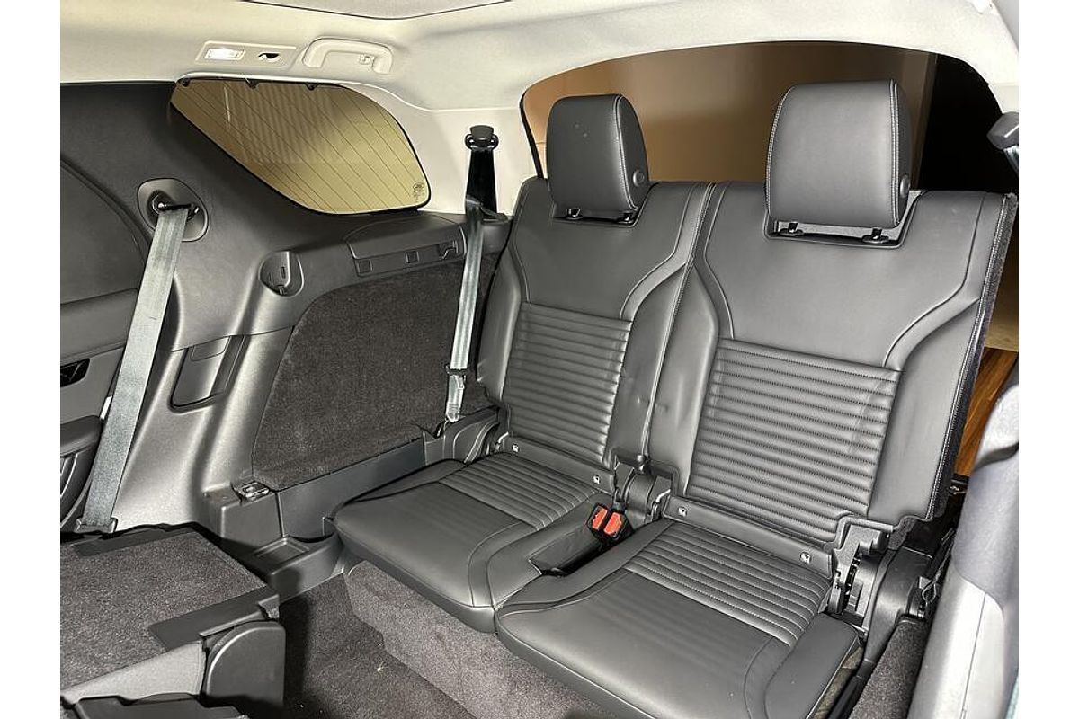 2021 Land Rover Discovery D300 S Series 5