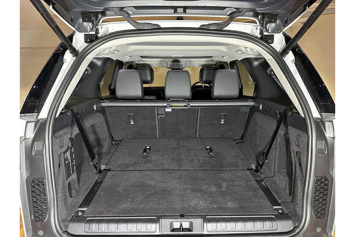 2021 Land Rover Discovery D300 S Series 5