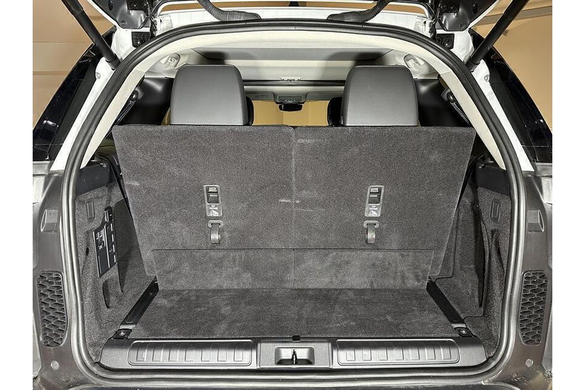 2021 Land Rover Discovery D300 S Series 5