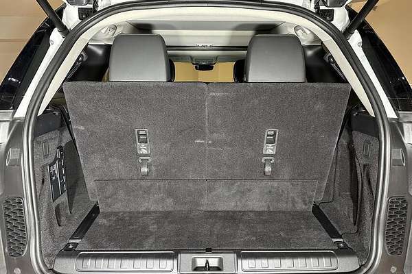 2021 Land Rover Discovery D300 S Series 5