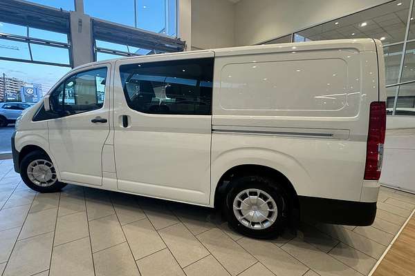 2024 Toyota Hiace GDH300R