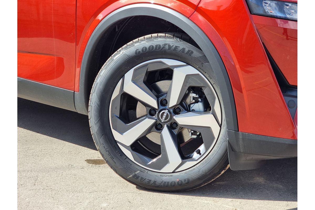 2024 Nissan QASHQAI ST+ J12