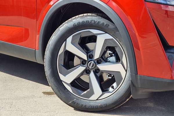 2024 Nissan QASHQAI ST+ J12