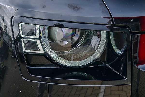 2021 Land Rover Defender 110 D300 SE L663