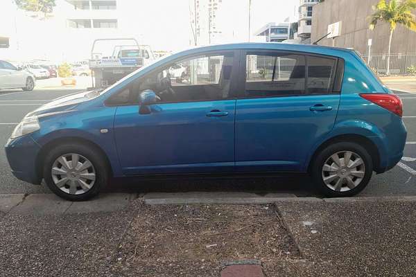 2006 Nissan Tiida ST C11