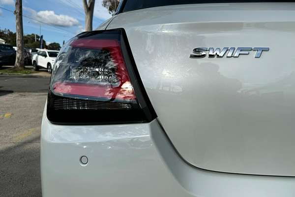 2024 Suzuki Swift Hybrid UZ