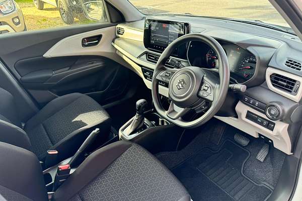 2024 Suzuki Swift Hybrid UZ