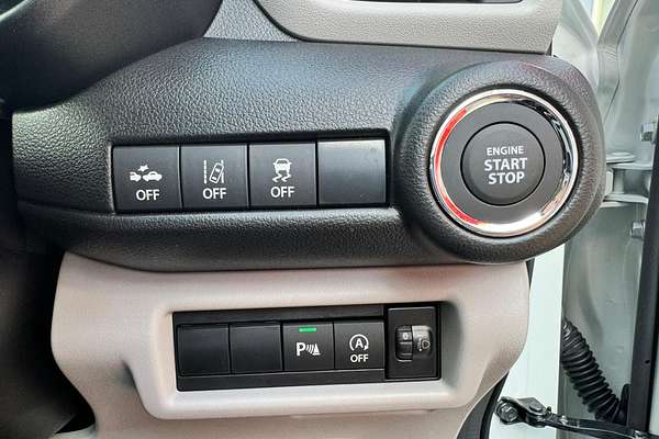2024 Suzuki Swift Hybrid UZ