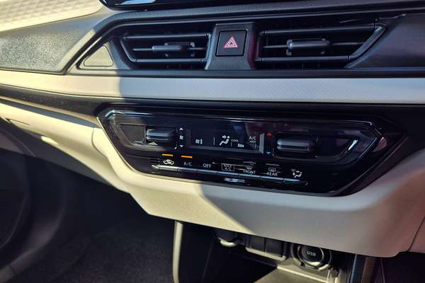 2024 Suzuki Swift Hybrid UZ