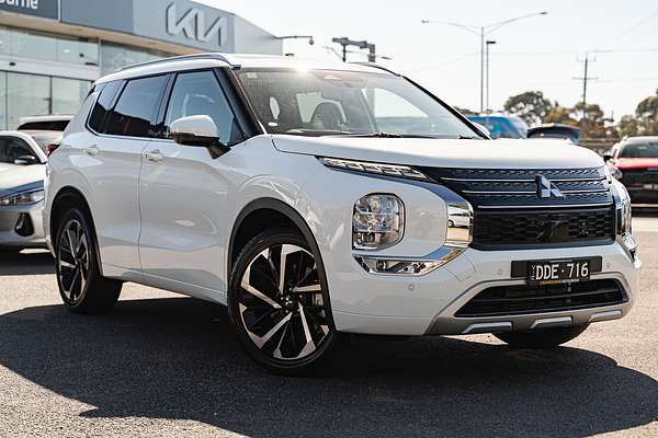 2024 Mitsubishi Outlander Exceed ZM