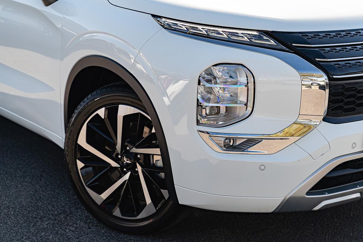 2024 Mitsubishi Outlander Exceed ZM