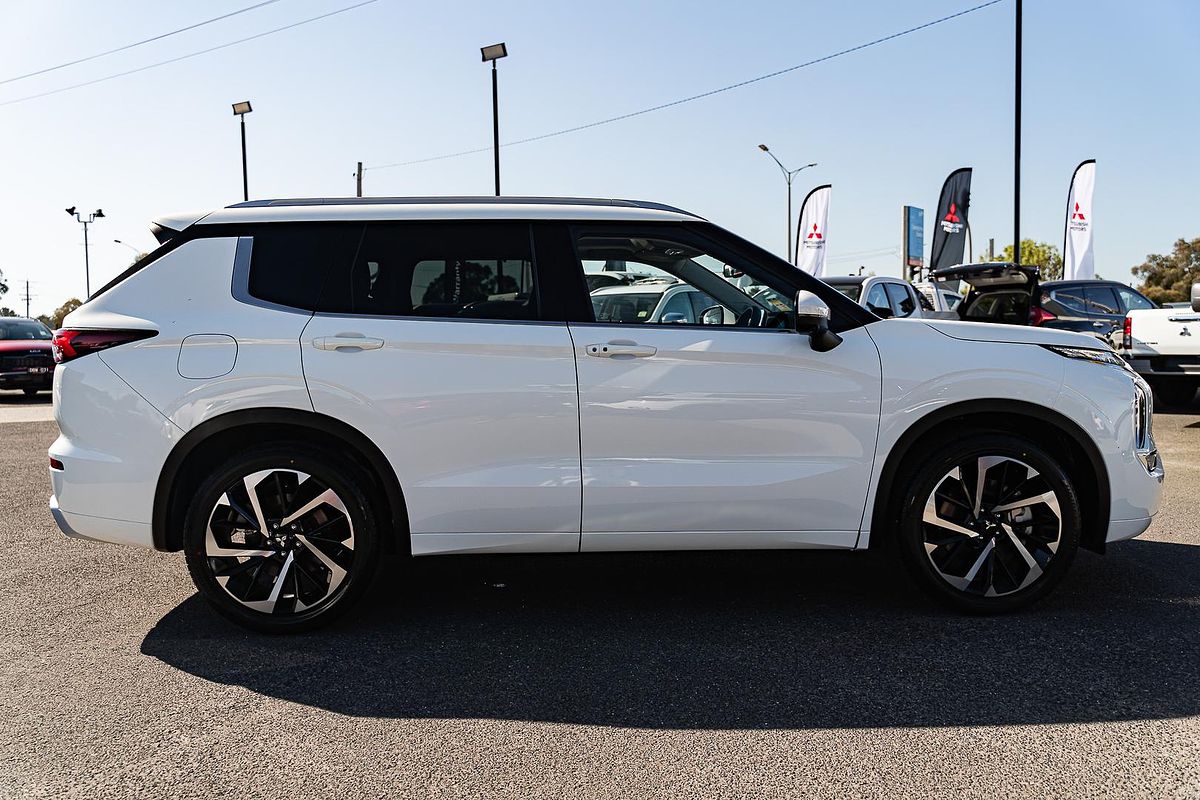 2024 Mitsubishi Outlander Exceed ZM